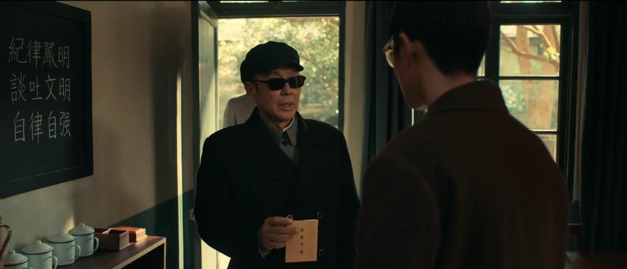 《解密》中的双面危险科学家
林・希伊斯以 N 大学数学系教授的身份出场，在《解密