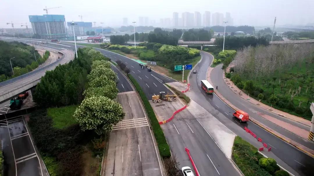 东二环改造工程主桥今晚10点将实现通车！

据悉，东二环改造工程（南起南二环，北