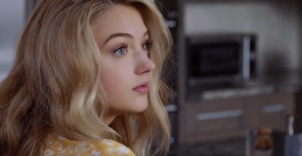 她是为艺术而献身的德国新生代女星
莉莉·库拉格的美
混合了孩童般的纯真与独特的气