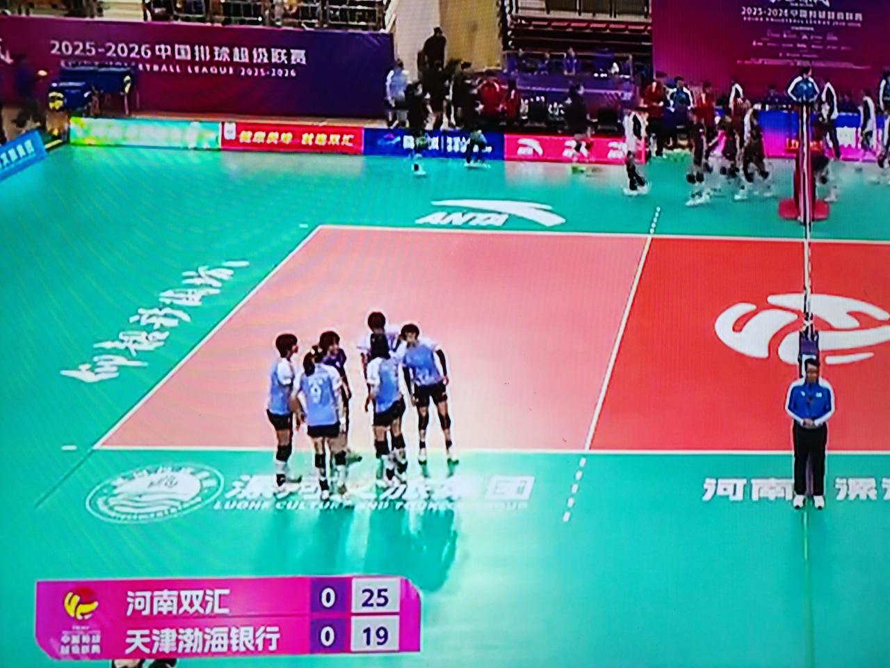 女排排超联赛第二十轮，天津女排对阵河南女排，天津女排派出了全替补阵容，第一局天津