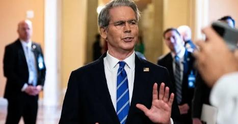 贝森特：两年内稀土有新替代源，美国财长贝森特在受访时叫嚣：“他们犯了一个巨大的错