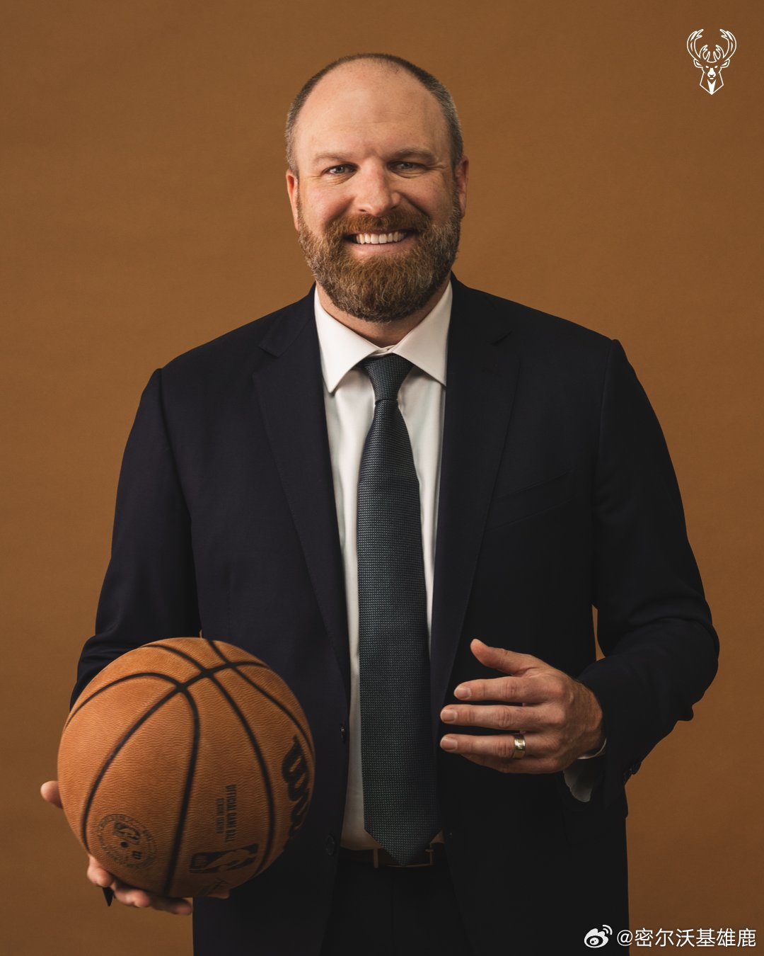 让我们祝我们的新主帅詹金斯生日快乐！密尔沃基雄鹿[超话]fearthedeer 
