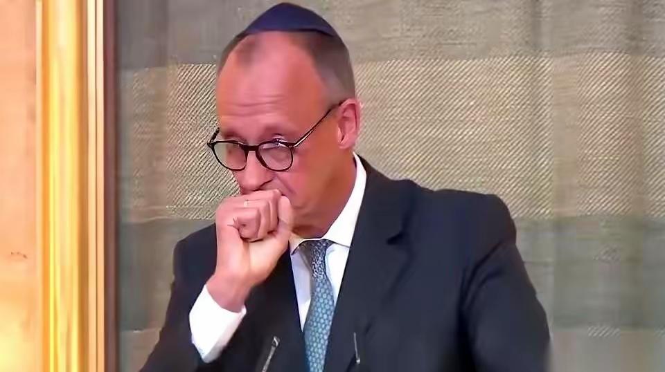德国总理默克尔在二战期间德国犯下的罪行上已经忏悔，但在如今以色列对哈马斯的反击以