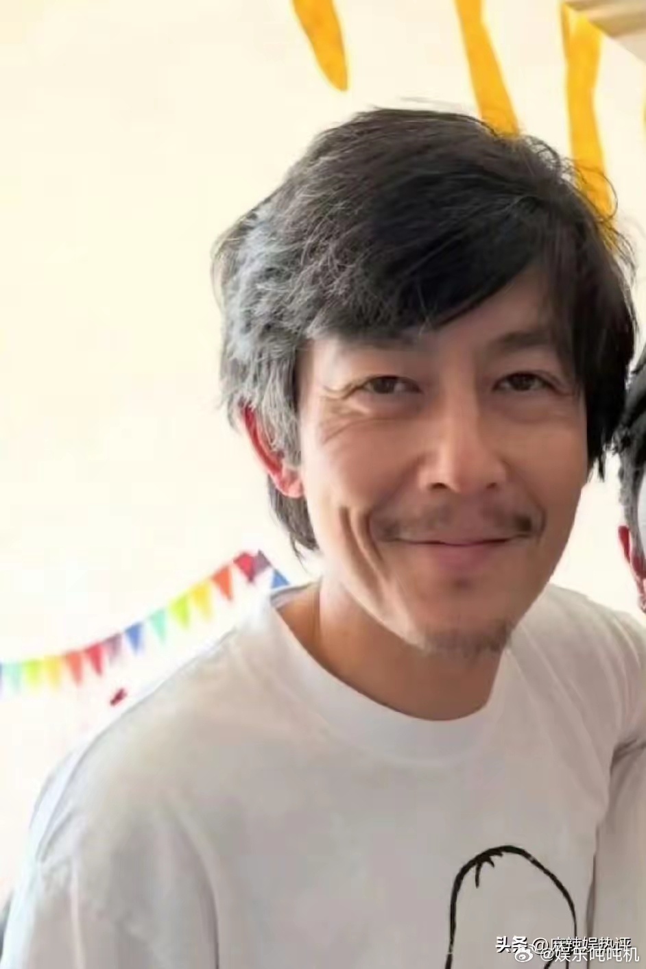 陈冠希，这老的也太快了吧！如果不是有文字证明，真的很难想象，眼前这个胡子拉碴、头