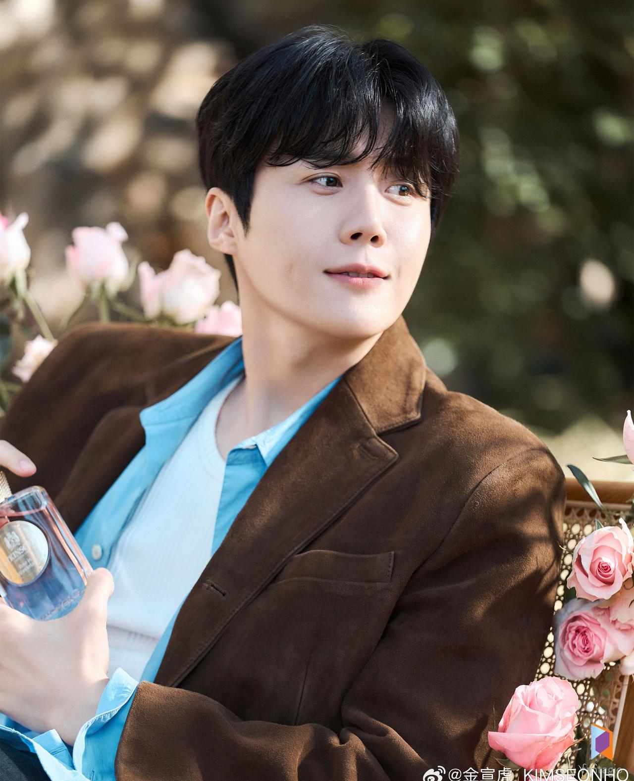 封面拍摄现场

金宣虎超话 KIMSEONHO ​