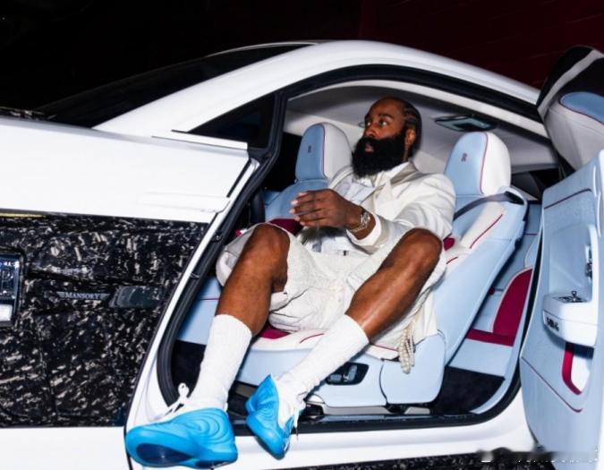 4月19日讯 NBA季后赛首轮G1，骑士主场126-113战胜猛龙，总比分1-0