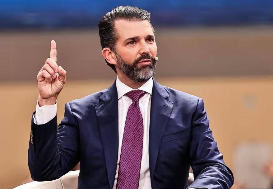 特朗普之子痛斥乌克兰政坛腐败，嘲讽泽连斯基就会吹牛，并直言美国即将彻底撒手，不再