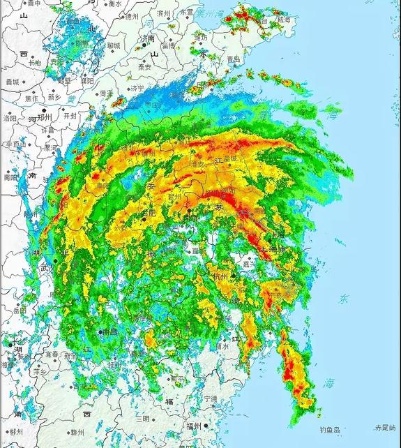 “白海豚”很可能是建国以后登陆我国规模最大、雨量最充沛的台风。它体量庞大，登陆浙