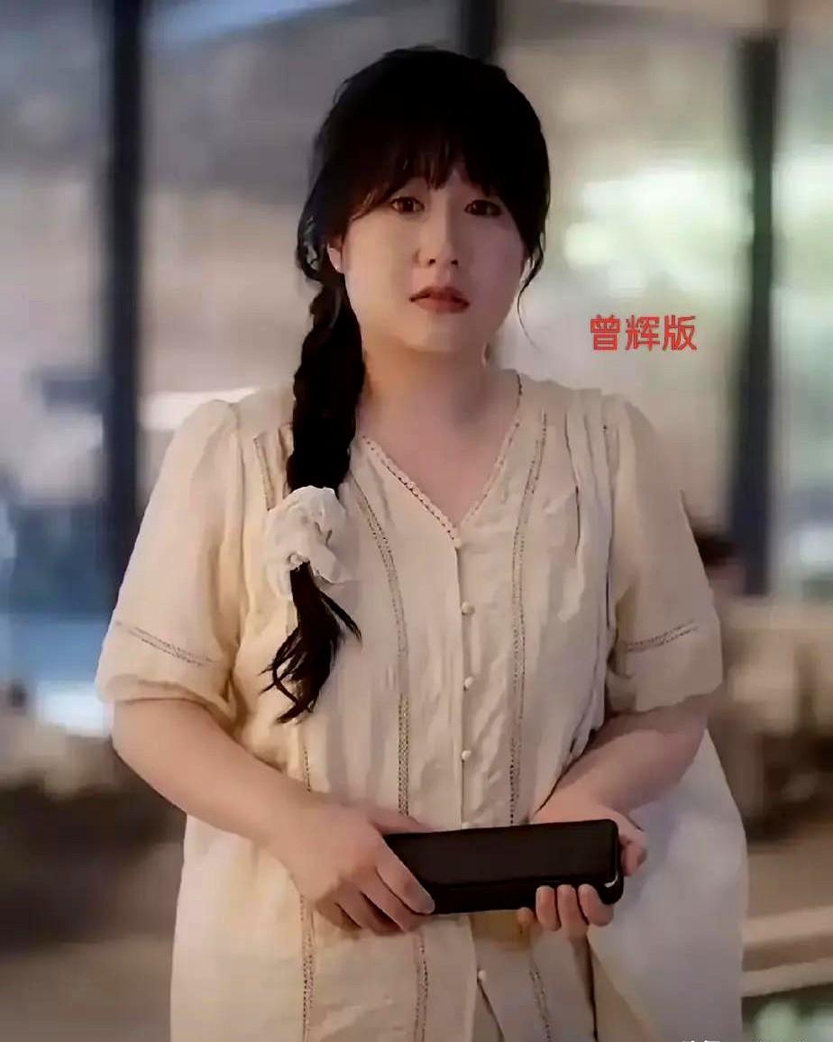 能见度50米，青春像雾一样迷路

但有人把这团雾写成满分作文

早读铃响，操场只