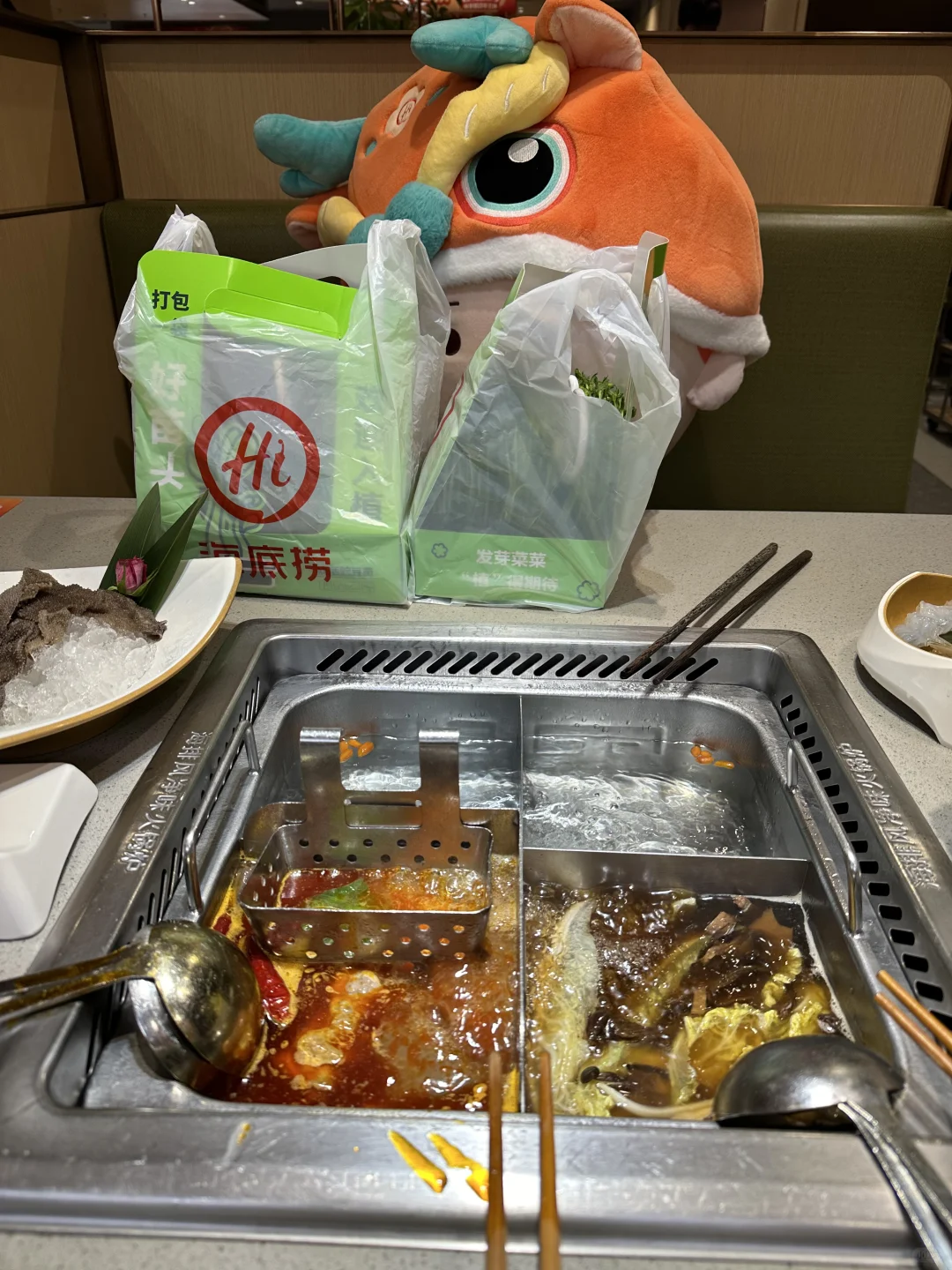 为了给胖师傅买豌豆苗，只能一个人去吃火锅