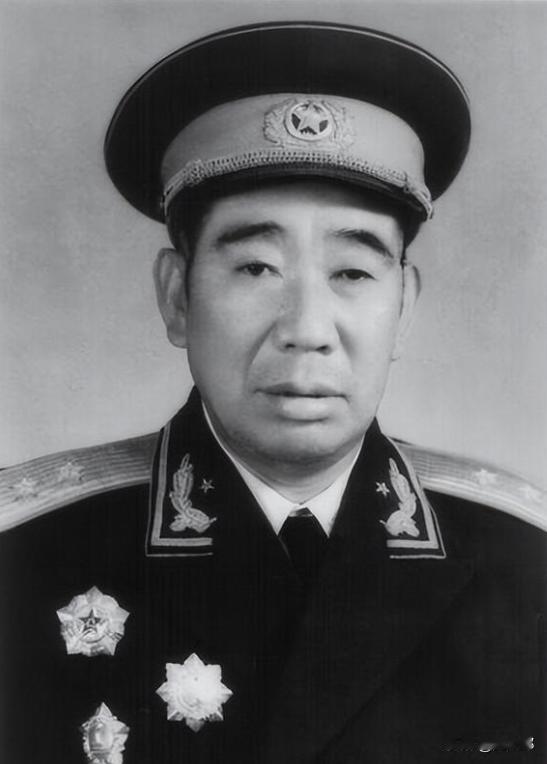 1955年全军授衔，不少将领依据最终职务预判军衔。开国将领杨国夫十分特殊：解放战