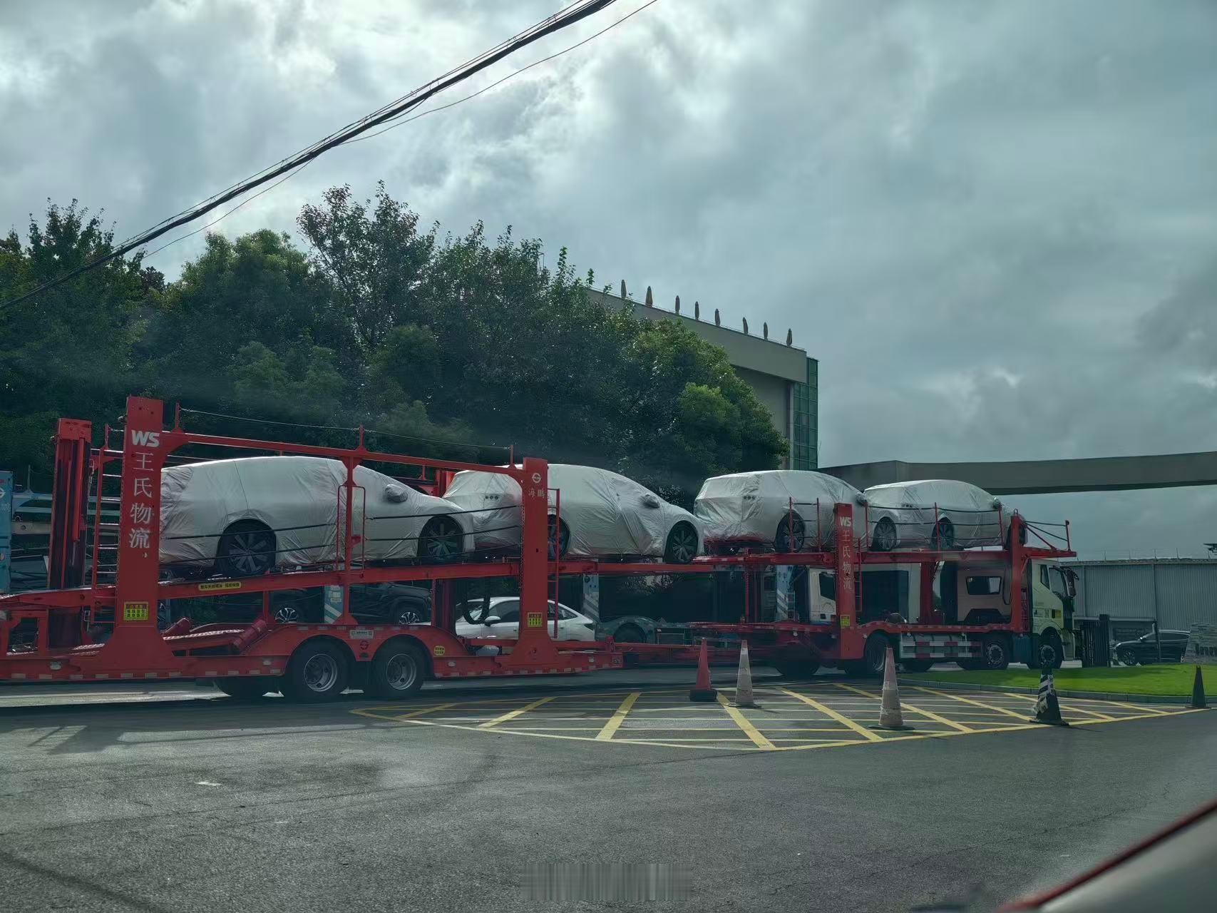 理想i9 小MEGA正在发往全国各地交付中心，敬请期待[色][色][鼓掌][鼓掌