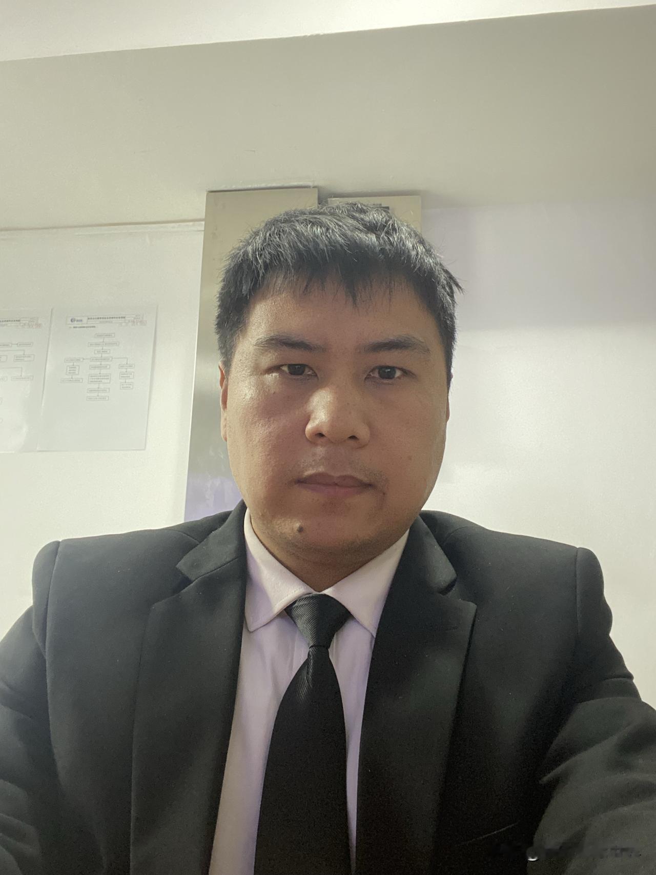 今天是做保安的第20天，从年前一直干到年后，我很喜欢这份工作，也很珍惜这份工作，