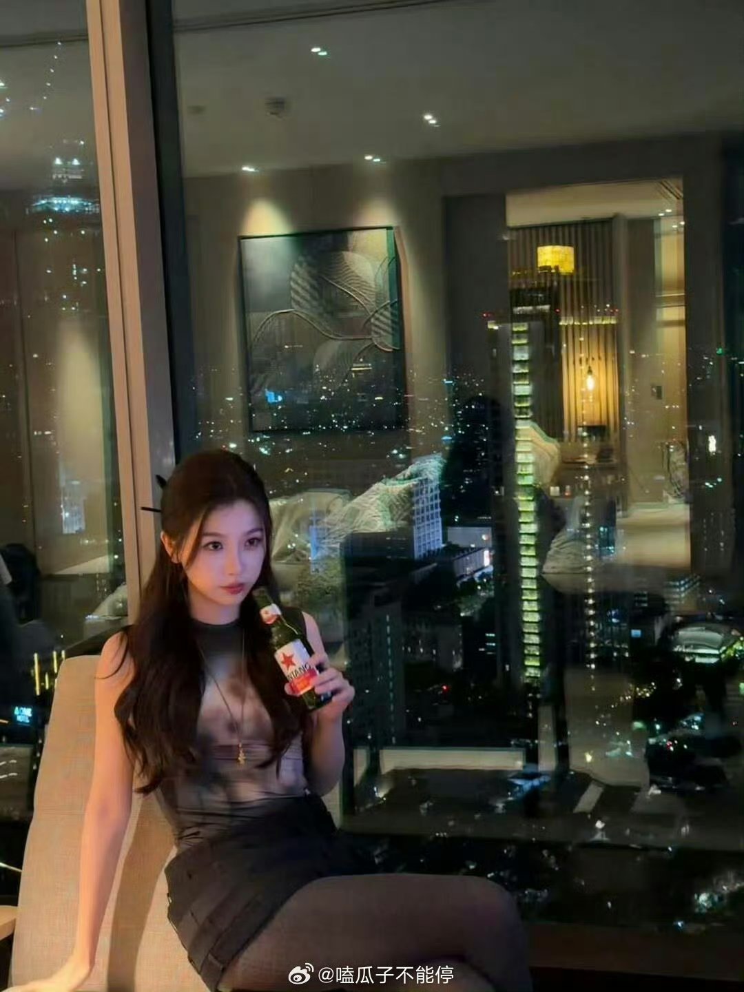 虞书欣海外ins更新，美得挪不开眼，好漂亮好优雅 