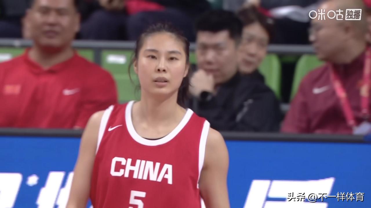 王思雨半场替补登场6分钟6中6独得13分，中国女篮得分最多的球员

今天晚上中国