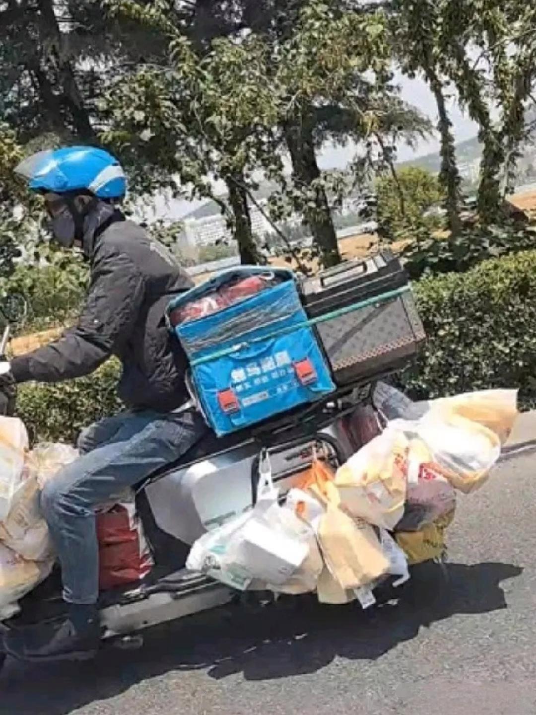 这小哥真帅