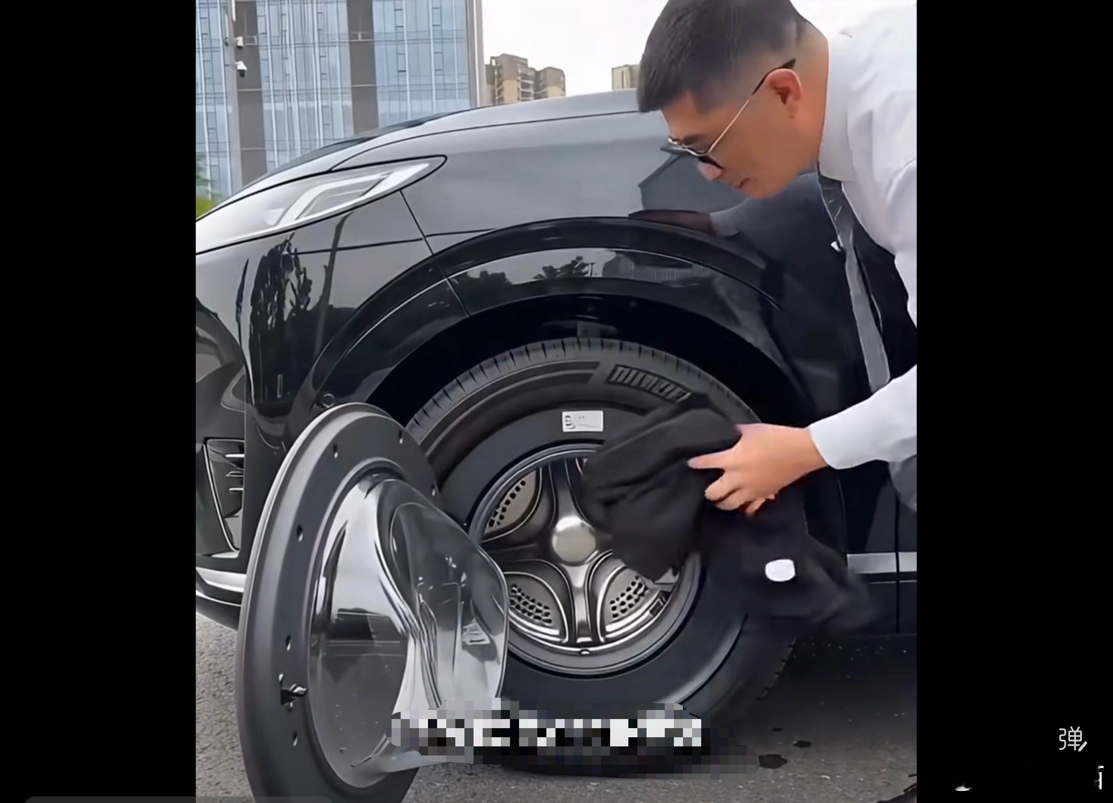 能把车辆的轮毂，设计成洗衣机的就是天才！一边开车一边洗衣服。这个好 