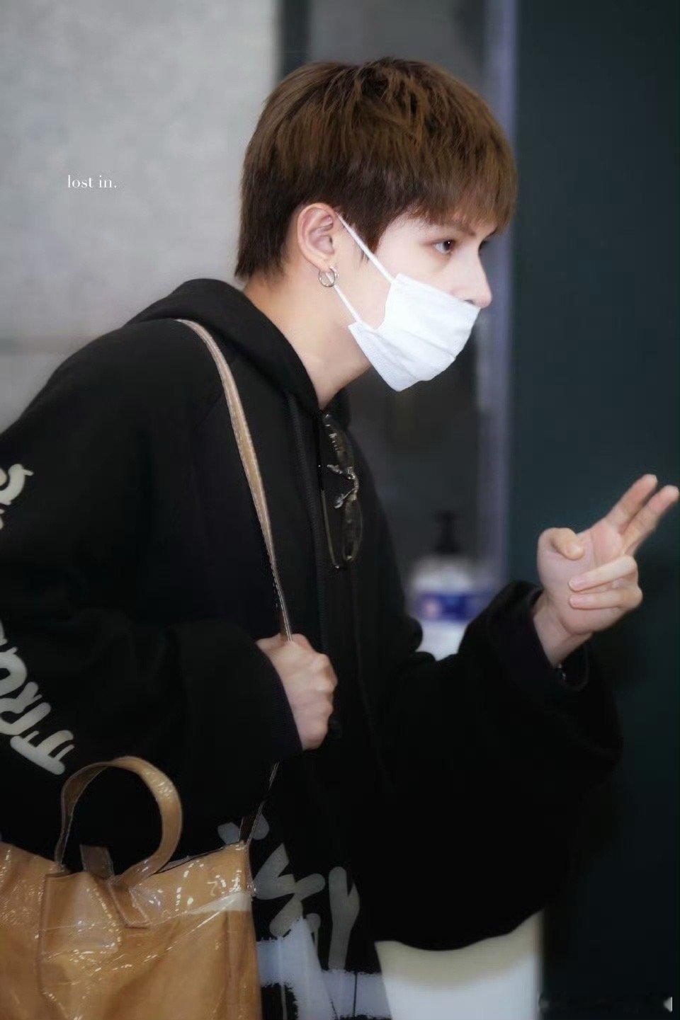 赵雨凡JAMES  🦅赵雨凡名品骨像  侧脸的神🫶🫶🦅🦅 