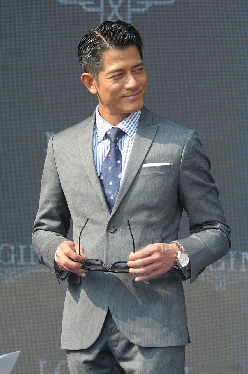 看完这个时间线，我彻底凌乱了。一时间分不清，是郭富城太抗老，还是岳父太年轻郭富城