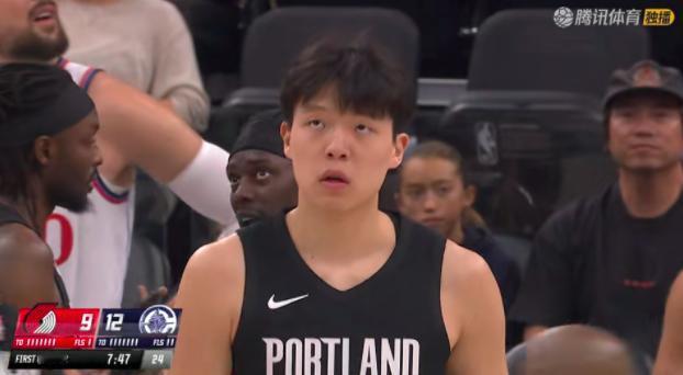 NBA季前赛爆点！杨翰森2分钟神奇表现，让状元秀克林根坐冷板凳！
开拓者和快船的