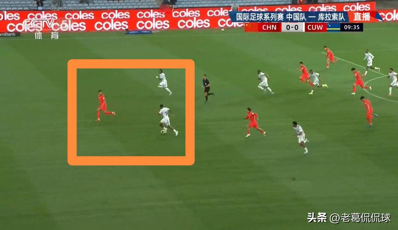 中国男足大将王上源的抢断真是价值千金！在今天进行的中国男足和库拉索男足的比赛中，