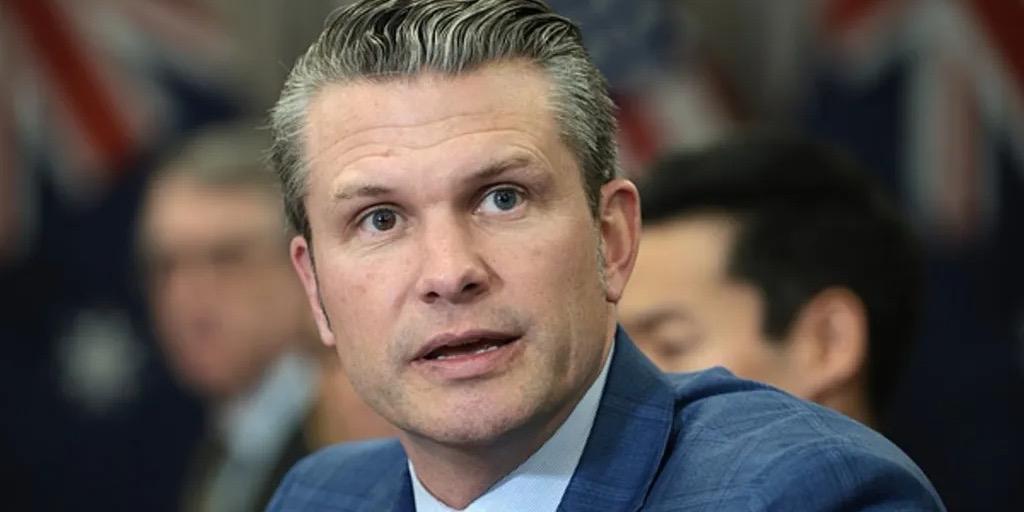 当地时间11月13日，美国国防部长赫格塞思在社交媒体平台上宣布启动“南方之矛”行