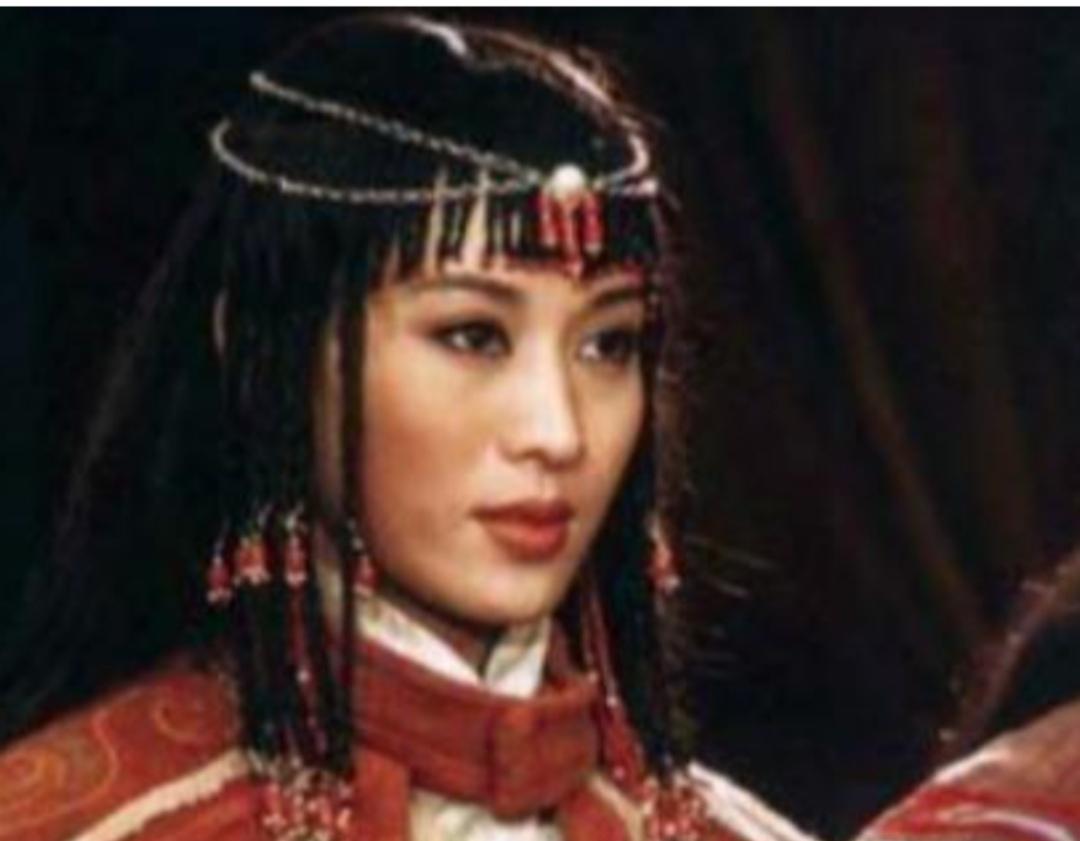 说起蒙古草原上的“家族纷争”，那可不是普通的邻里吵架，而是一场跨越世纪的“世仇大