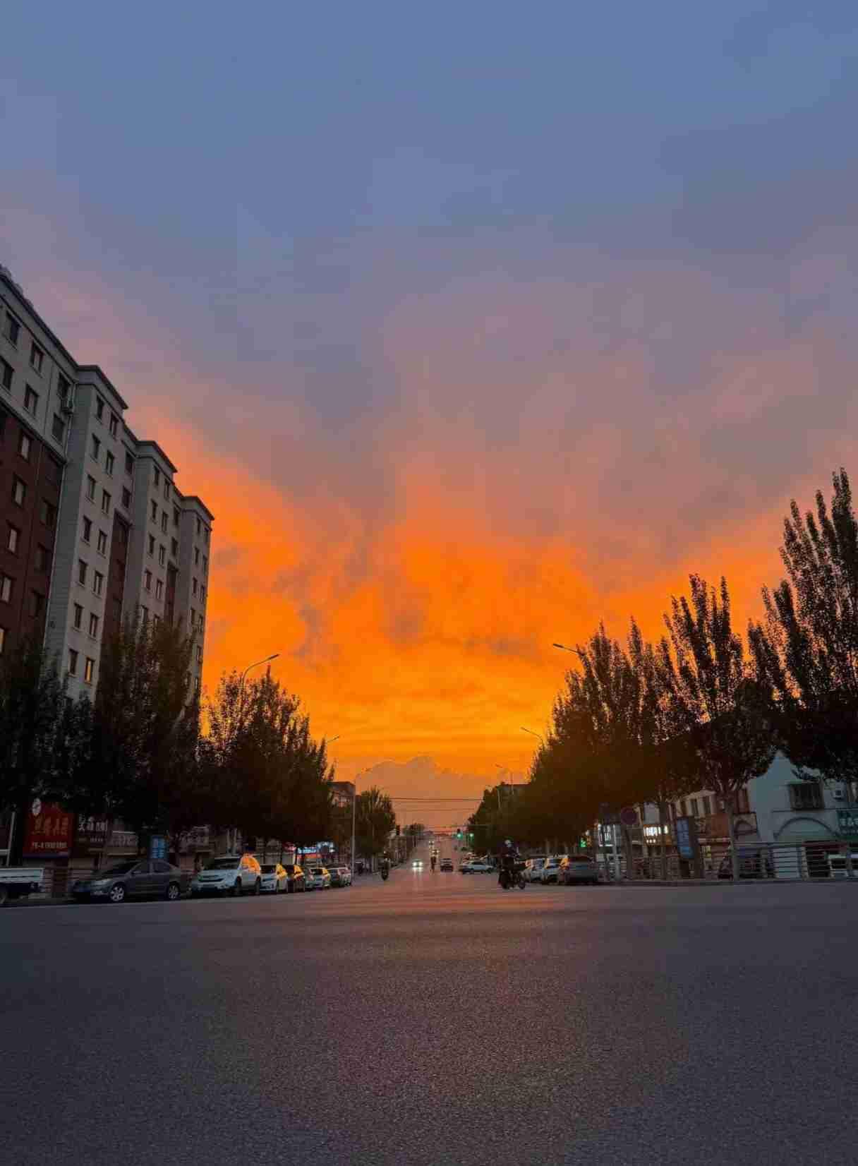 我的今日状态：😁轻松愉快
我这里的天气：☀️晴天

🥤🌷|🅖☻☻🅓 ’