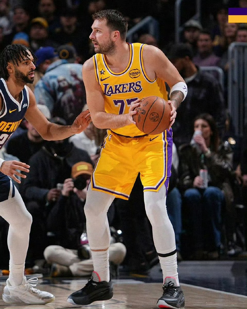 全场比赛结束！湖人115-107逆转掘金，拿下八连客场第一胜！东契奇38分13篮