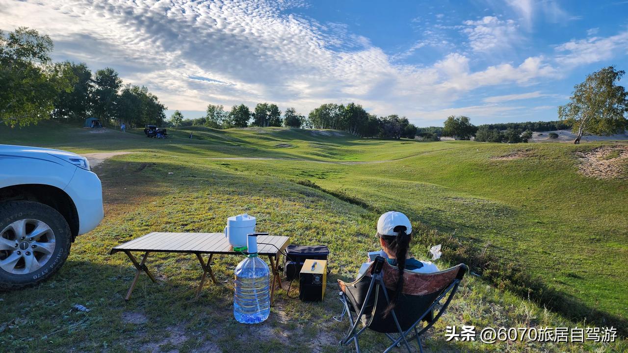 #张北草原和乌兰布统草原哪个好玩?#
这个要看你“好玩”的定义是什么
景色：乌兰