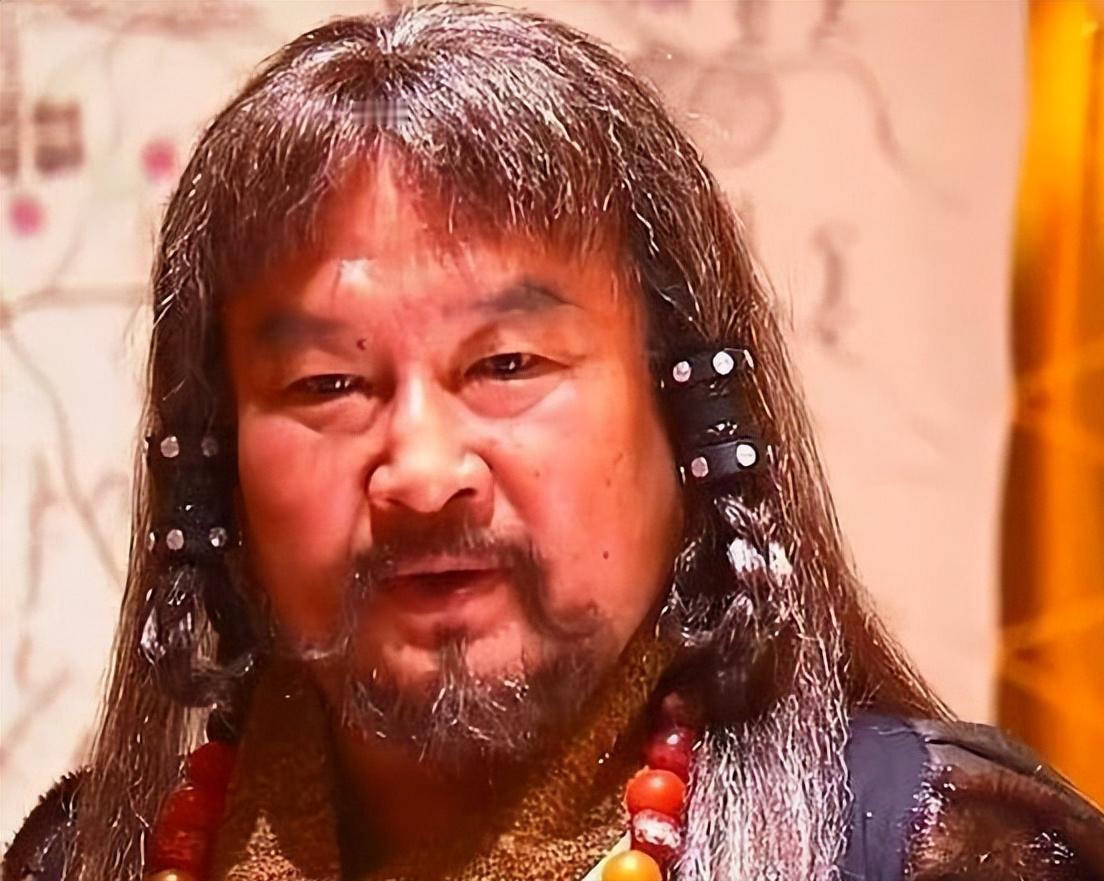 你发现没有，汝阳王竟然是郭破虏！

郭破虏射雕英雄传中郭靖的儿子，至于母亲是谁？