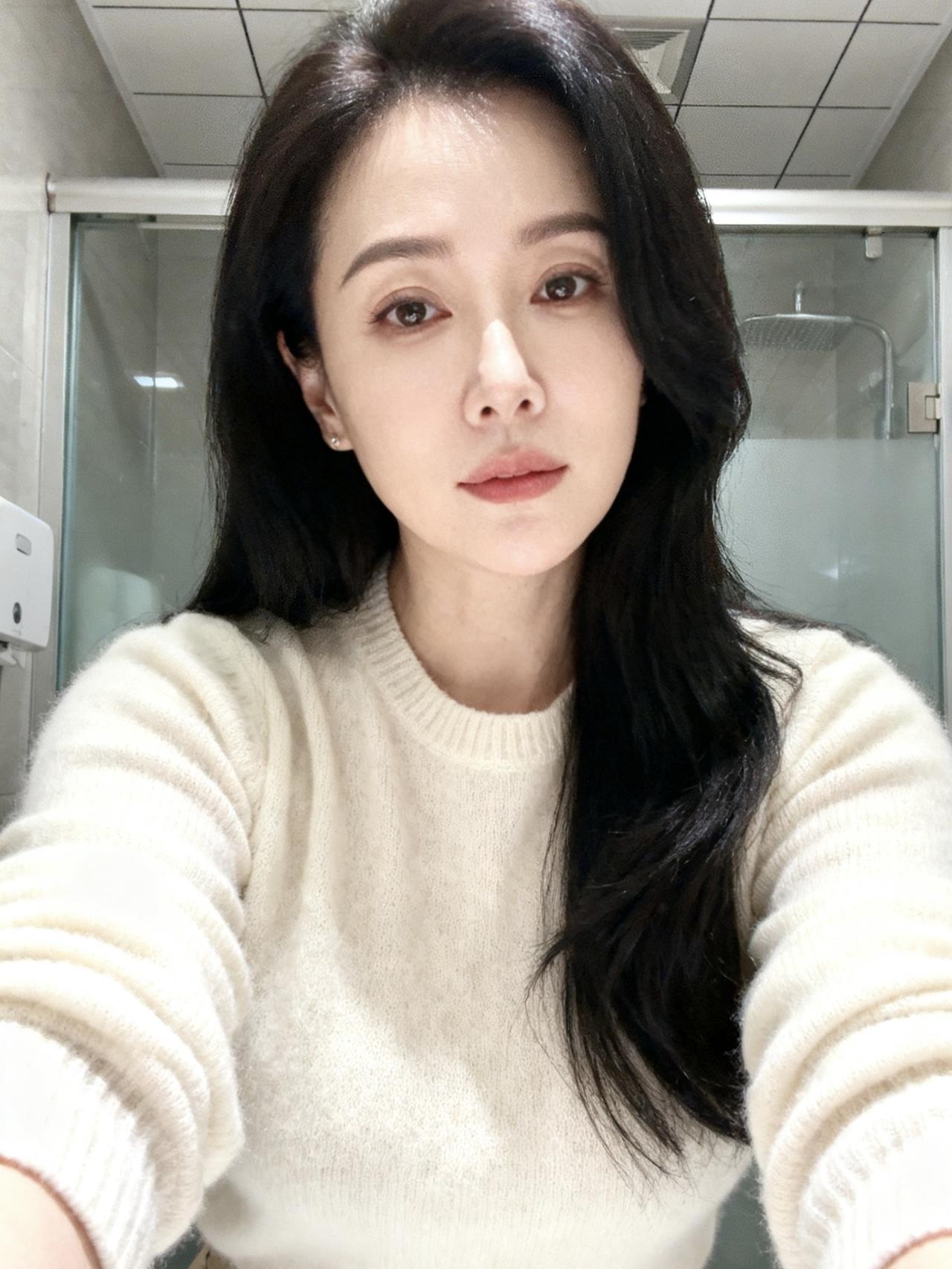 我们这一辈子就是一个过程，
没有永恒的生命，也没有不老的青春。
百年之后，没了你