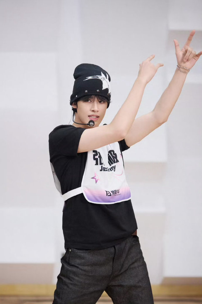 期待TOP演唱会全开麦直拍已经开始期待直拍了！登陆少年澳门演唱会全开麦，唱跳舞台