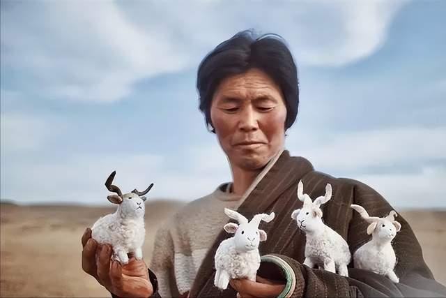 喜马拉雅雪山深处，藏着个让现代人瞠目结舌的部落：3000多人住了2000年，没有