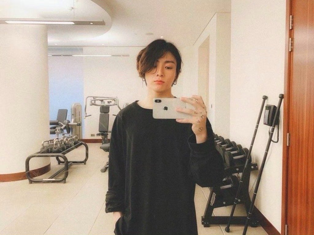 田柾国 191010 田柾国更新“运动结束💪 ”  在被骂得最惨最严重的时候，