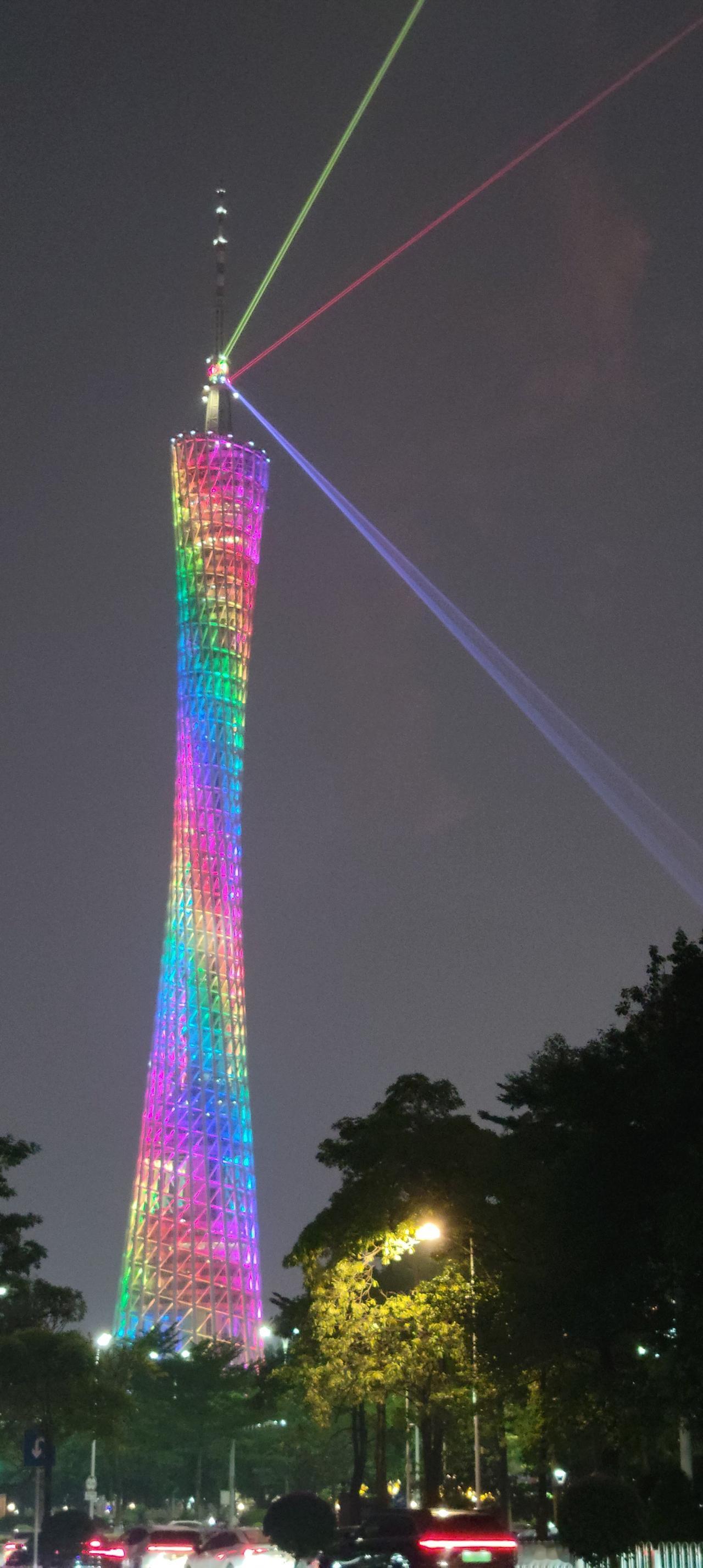 在广州、佛山共迎2026年元旦！2026的列车已然启程，愿你我怀揣健康、满载快乐