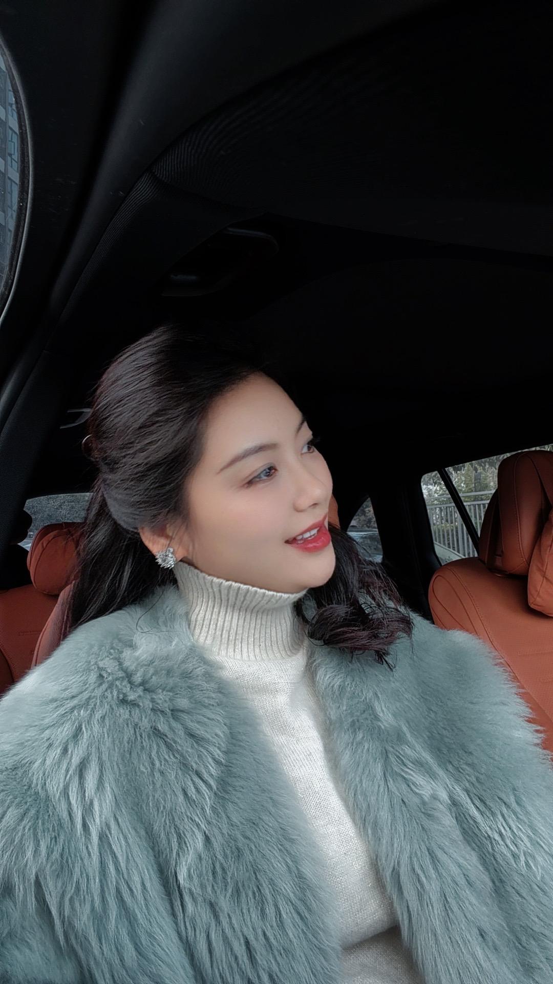 她在思考我是如何胖起来的