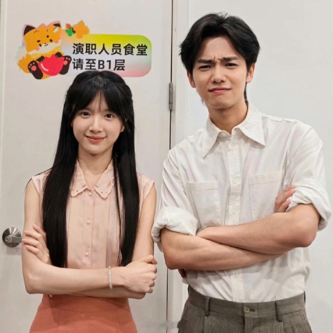 曝李思潼王彦桐有望二搭 曝李思潼王彦桐出演破春光 呀呀呀呀呀，就是说这么快就要二