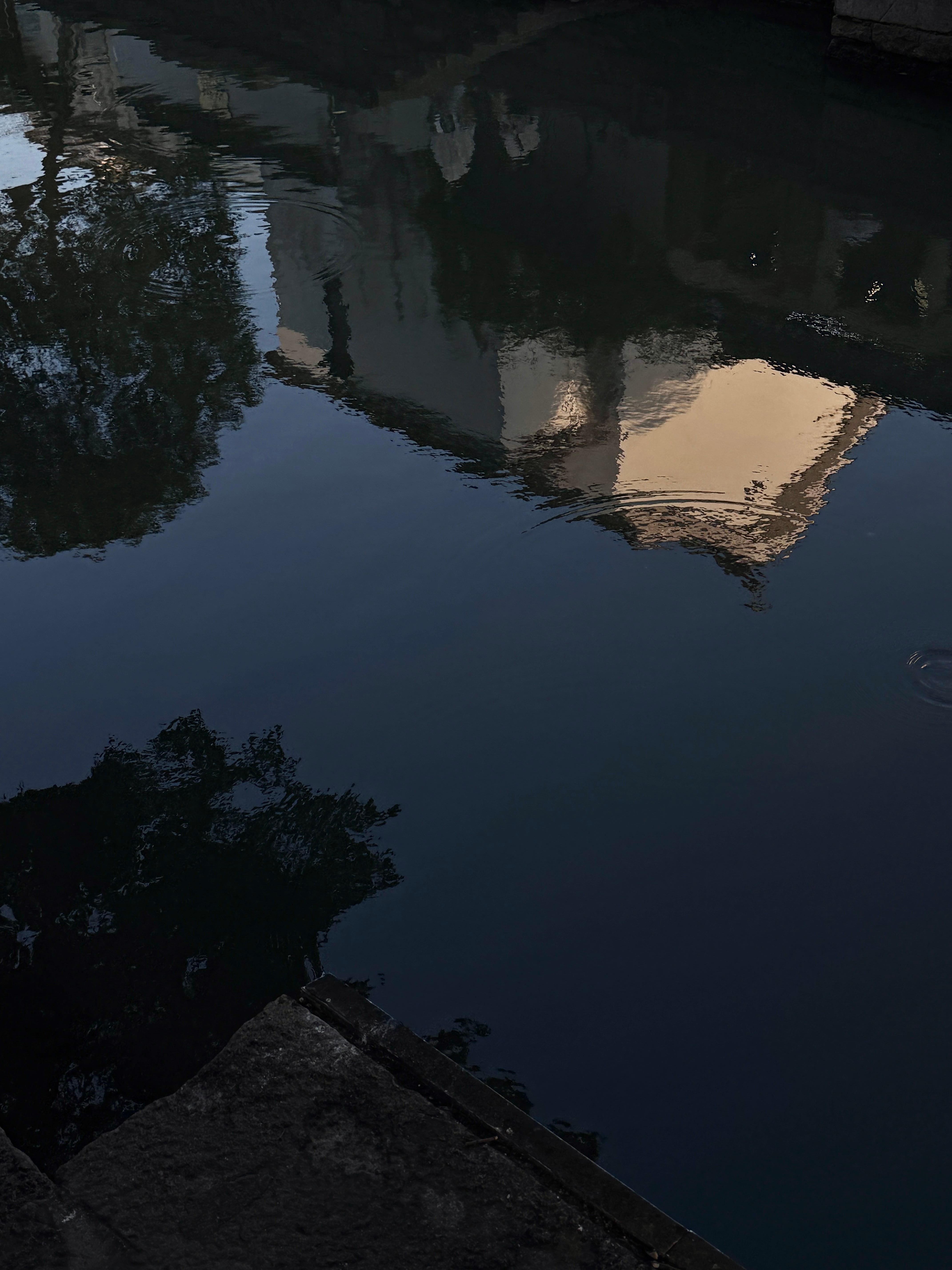 让水倒流，让小雨飘走。变成了白云，回到蓝天。 苏州·苏州同里古镇旅游区
