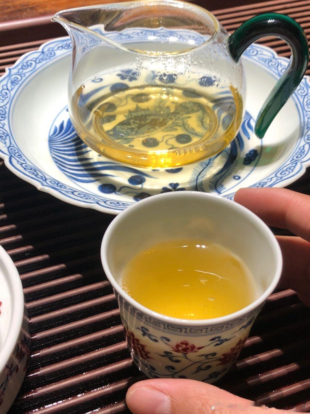 茶遇知音，人求同频。舒服的关系，不用费力经营。有幸相逢，恰好合拍，就够了。好茶如