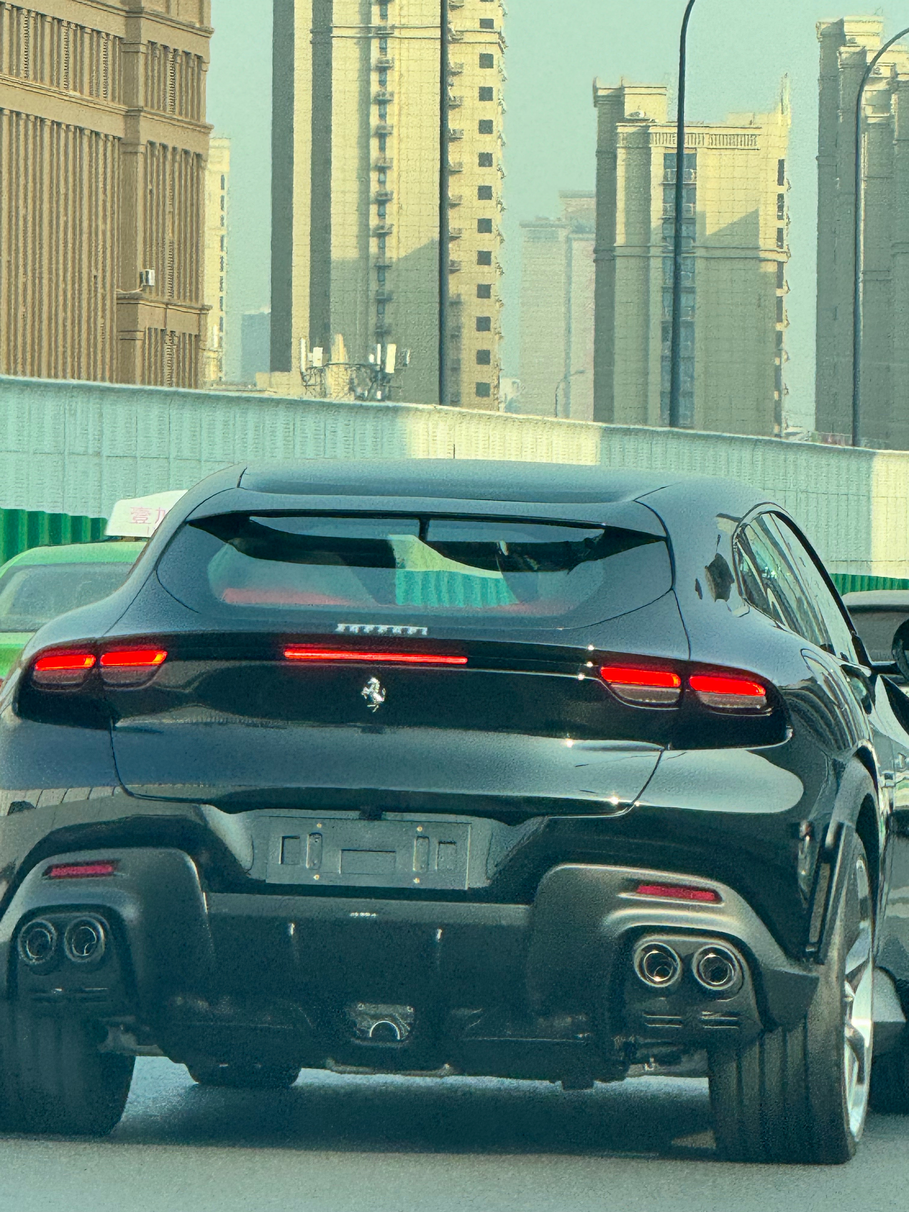 看见一狠货，说是安徽首台应该问题不大吧？小米YU7（高奢版）！ 合肥