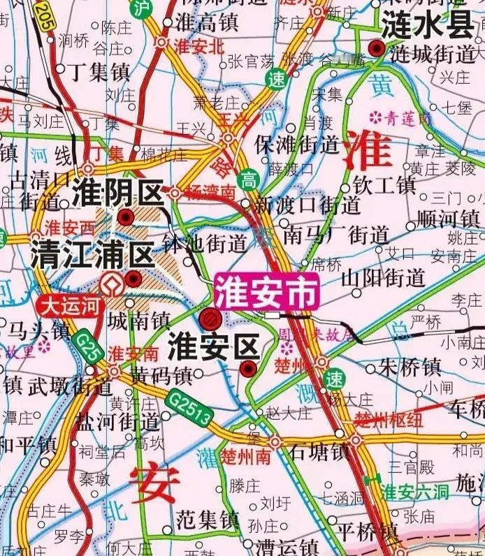 淮安正巧卡在中国南北分界线上，古时候南来北往的客商到了这儿，南边的船得换成骡马才