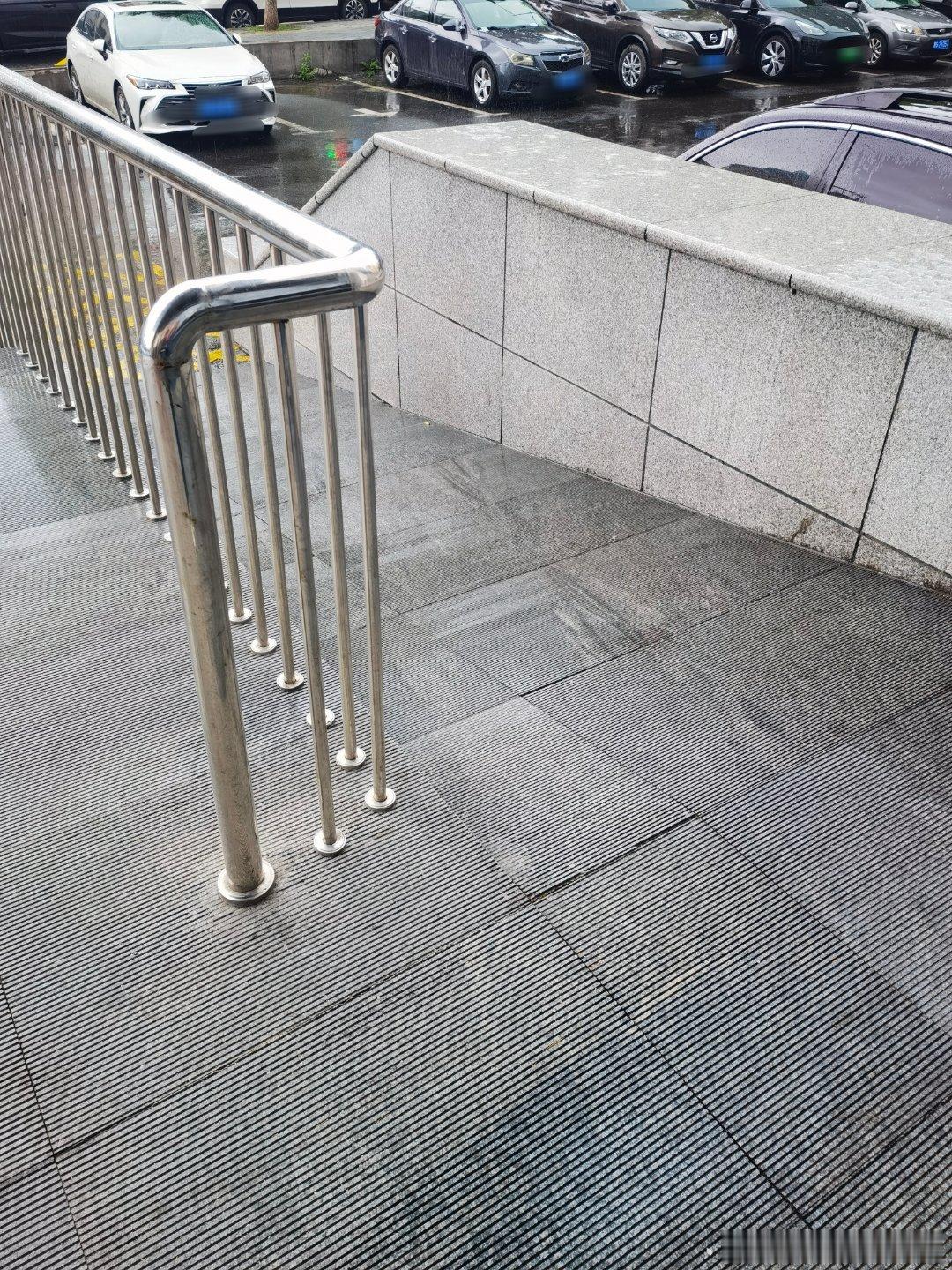随手拍又下雨了 