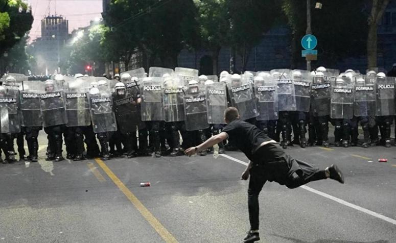 外交乌龙全是误会！武契奇访华遇内乱，辞职表态藏大智慧[太阳]

国际政坛最有意思