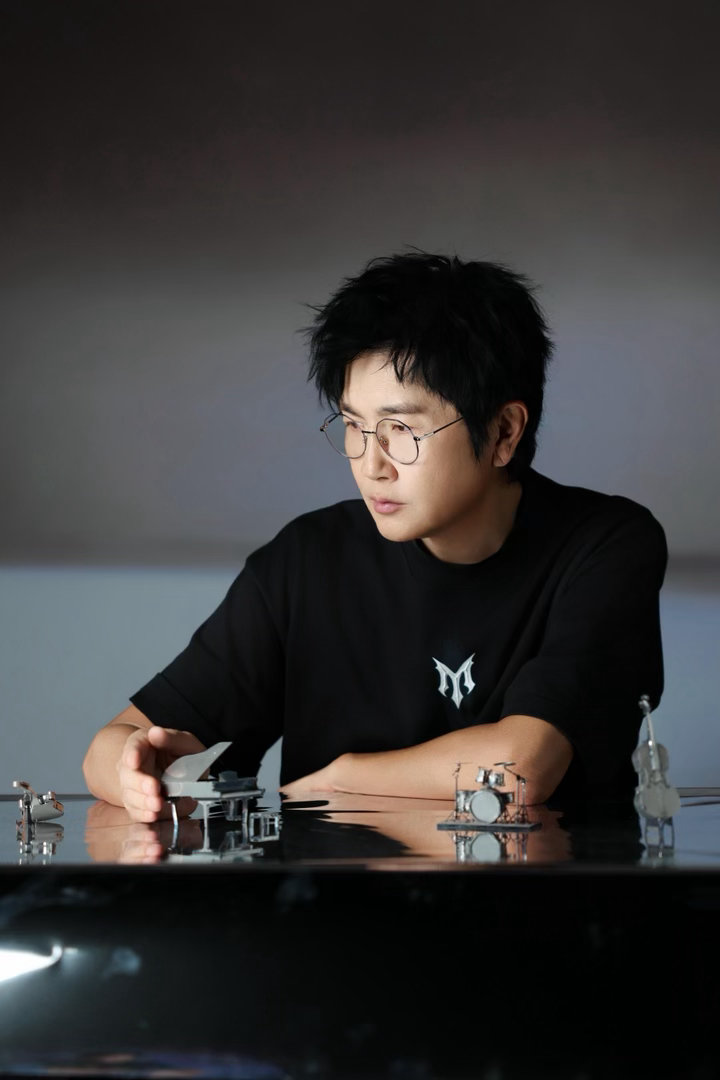 孙楠唱功零瑕疵孙楠舞台定海神针孙楠全开麦唱《别在伤口撒盐》，气息稳、高音通透，零
