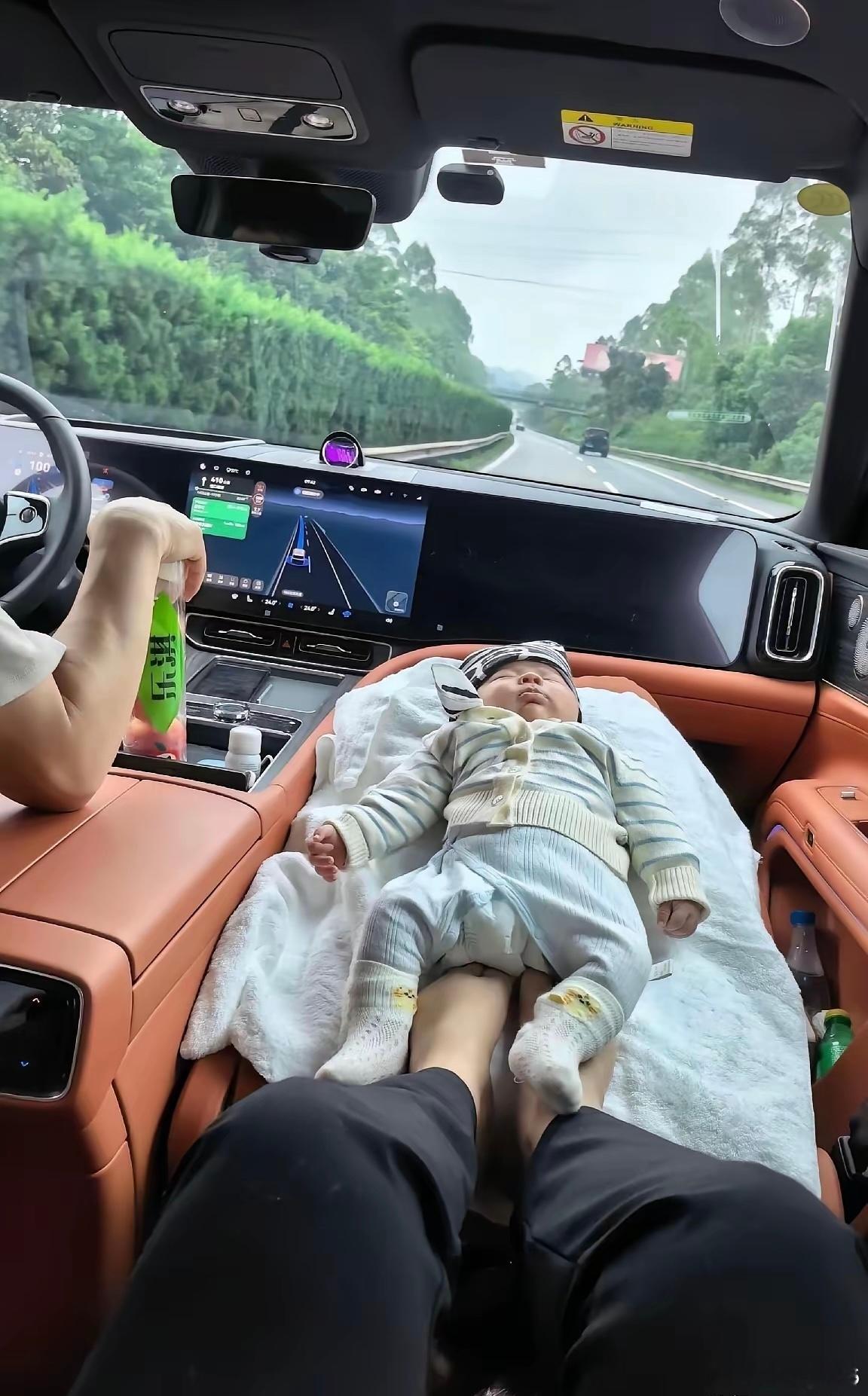父母长点心吧，这太危险了。 ​​​