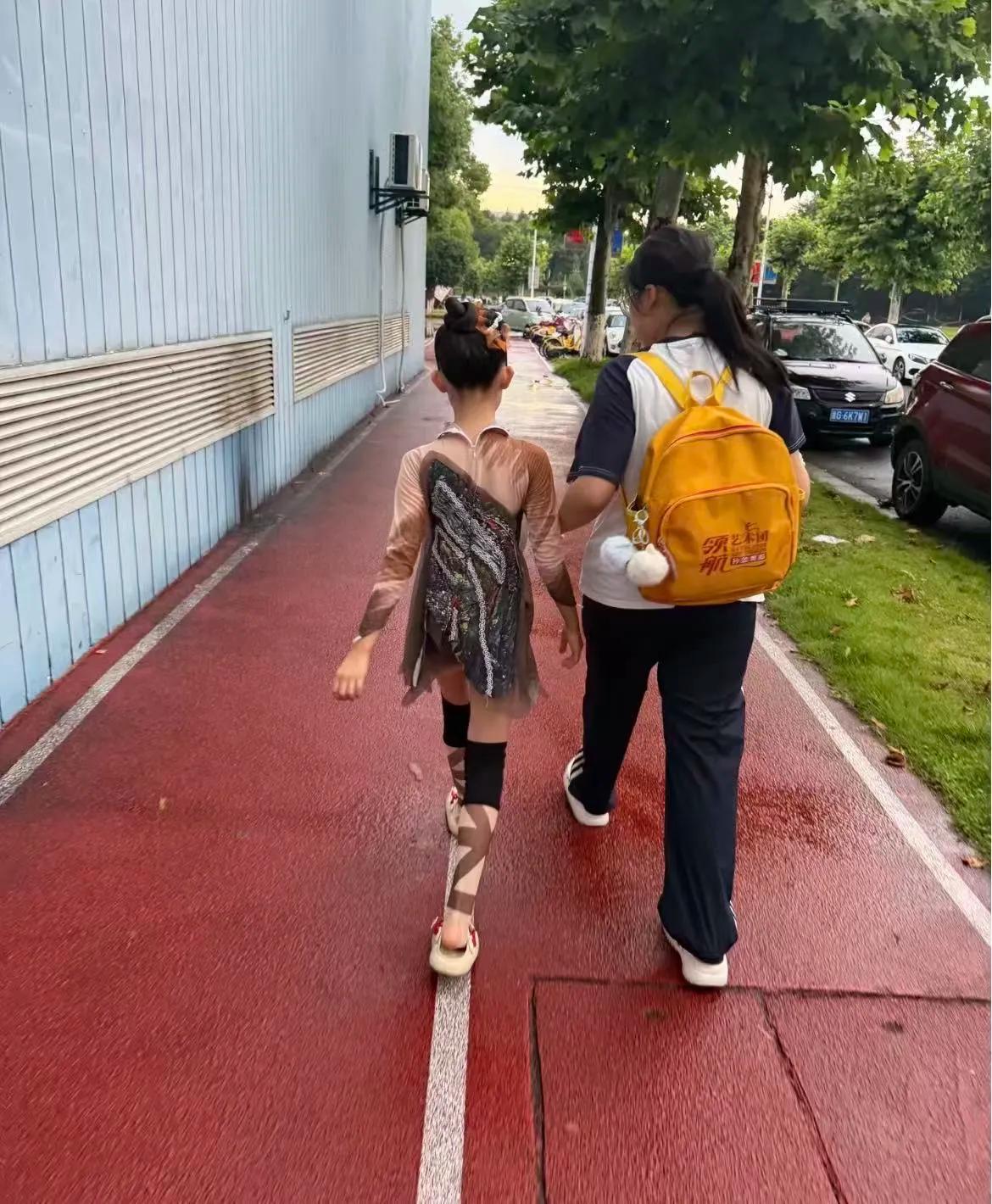一家人怎么就差距这么大哦