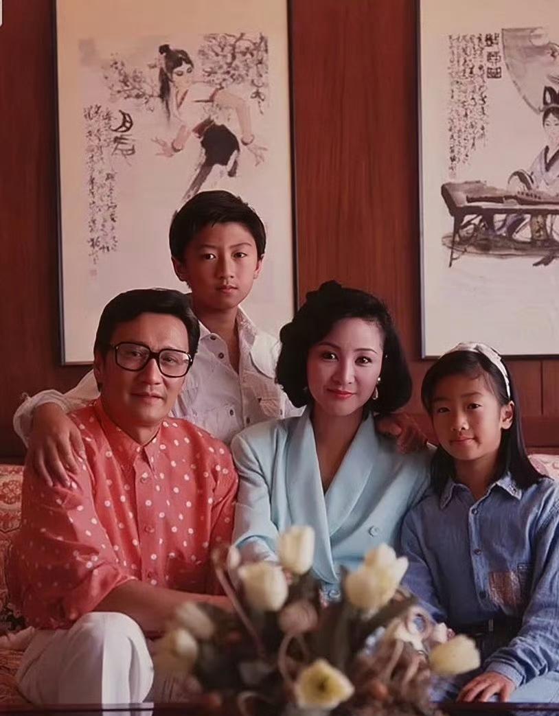 不枉此生了！大福报的人，超值的一生，出生在香港，年少成名，又帅又有名气有钱，娶这