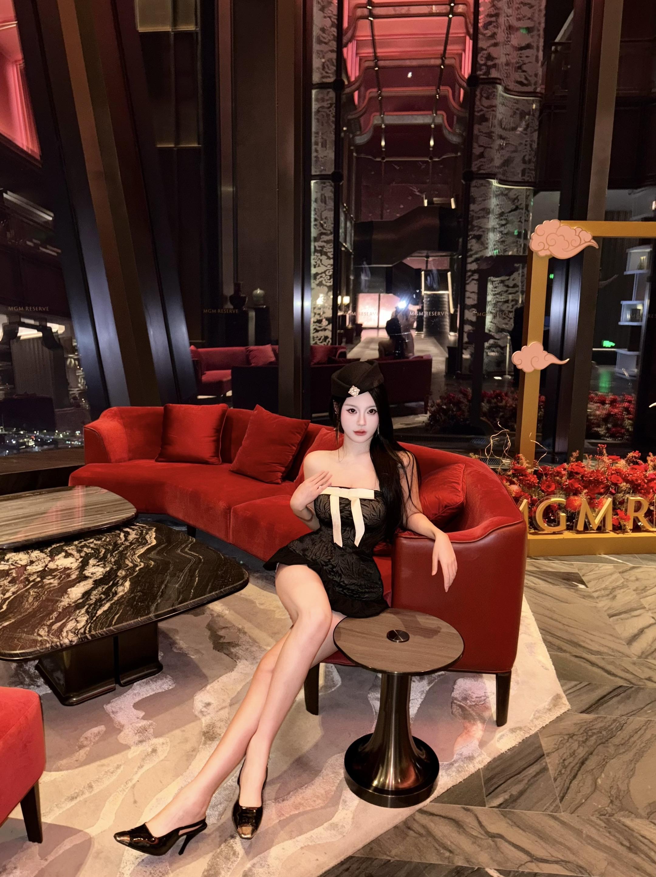 晚上吃什么饭 乖乖就范。