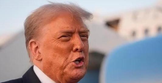 特朗普又开始放狠话了。这次的戏码是：中国必须立刻确定他访华的具体时间，敬酒不吃吃